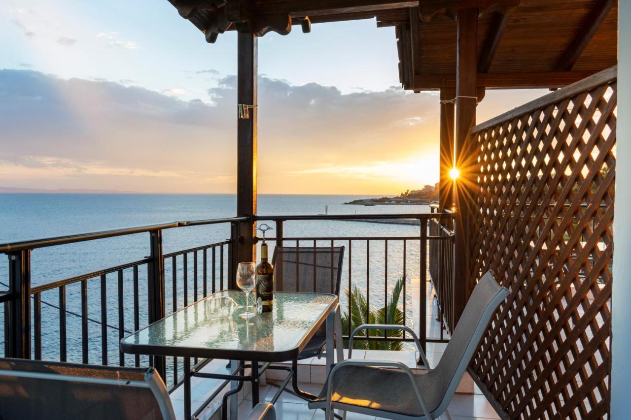 Magda Rooms "Sea View" Неос Мармарас Екстериор снимка
